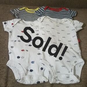 🏖Carter's NB baby boy onesie tops